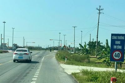Yêu cầu Nghệ An rà soát, tháo dỡ biển báo hạn chế tốc độ 40km/h trên tuyến đường ven biển