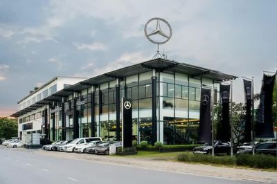 'Trùm' bán Mercedes thoát lỗ nhờ phân phối thêm xe Vinfast