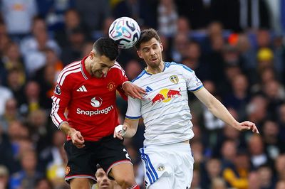 Con số khó tin của MU trước Leeds