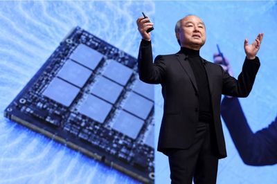 SoftBank tính chi 18 tỷ USD để đưa robot làm bảo vệ