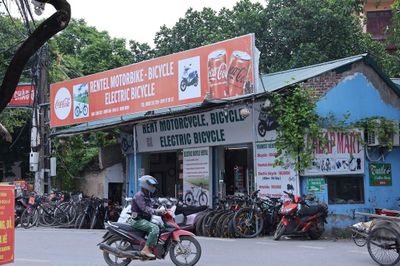 Ninh Bình: Loạn biển quảng cáo tiếng nước ngoài tại Tam Cốc