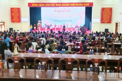 Cần Thơ đối thoại với cán bộ Hội Liên hiệp Phụ nữ qua các nhiệm kỳ
