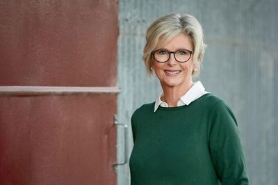 Nghị sĩ Australia Helen Haines trong tình trạng nguy kịch sau khi bị ô-tô đâm