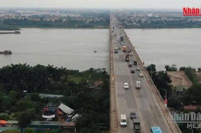 [Video] Hà Nội phân luồng giao thông trên cầu Thăng Long từ ngày 22/10