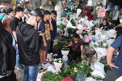 Giá hoa tăng nhưng sức mua không giảm