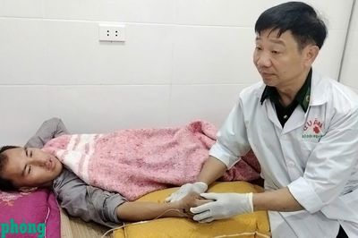 Quân y Đồn Biên phòng Tri Lễ cứu sống người dân bị ngộ độc do ăn lá ngón