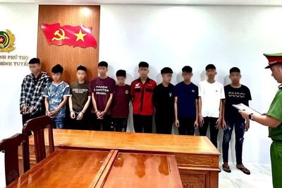 Phú Thọ: Mâu thuẫn khi livestream trên TikTok, hai nhóm thanh thiếu niên mang hung khí đánh nhau