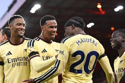 Chiến thắng nhọc nhằn của Arsenal trước đội đua trụ hạng