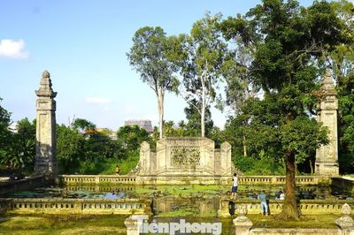 Bí ẩn lăng hoàng hậu giữa đồng bằng Huế và lời truyền 'công hầu bất tuyệt'