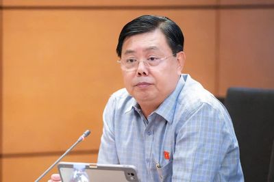 Bộ trưởng Nội vụ kể chuyện cháu nhỏ mong giữ tên trường khi sáp nhập