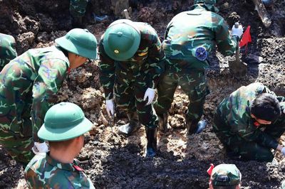 Thêm 14 hài cốt liệt sĩ được tìm thấy tại Công viên Lê Thị Riêng