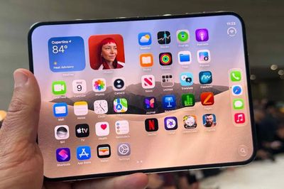 Đừng xếp hàng mua iPhone Duo nếu chưa đặt trước?