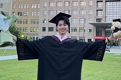 Du học sinh Việt tốt nghiệp xuất sắc ở Bắc Kinh, về quê làm ở khu công nghiệp