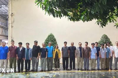 Phát hiện đường dây cá độ bóng đá qua mạng khi điều tra vụ môi giới mại dâm