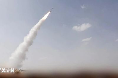Houthi tấn công căn cứ quân sự Yemen, hơn 250 người thương vong