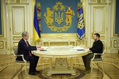 Bộ trưởng Tài chính Mỹ cảnh báo Tổng thống Zelensky phải 'hết sức cẩn trọng'