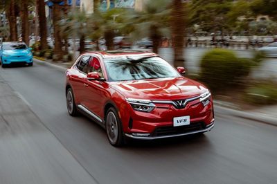 VinFast bàn giao hơn 70.000 ô tô điện trong một quý, doanh thu tăng 85,5%