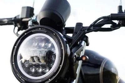 Xe côn tay Suzuki 160cc, phanh ABS, giá hơn 51 triệu đồng