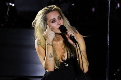 Miley Cyrus và màn trở lại đầy tiếc nuối
