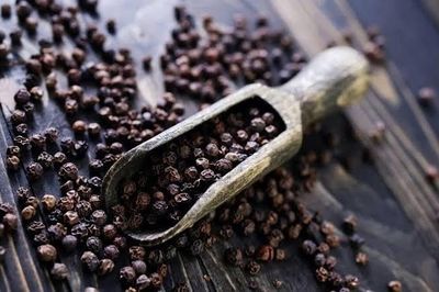 Giá nông sản hôm nay (19/10): Giá cà phê dao động trong khoảng 92.100 - 93.000 đồng/kg, hồ tiêu neo cao