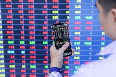 VN-Index chưa thoát đà giảm, chuyên gia khuyến nghị hạ đòn bẩy