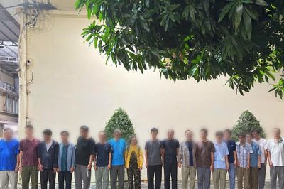 TP.HCM: Mở rộng điều tra vụ môi giới mại dâm, triệt phá đường dây cá độ bóng đá qua mạng