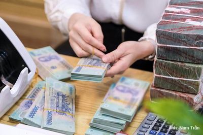 Ngân hàng đồng loạt giảm lãi suất, tiếp sức doanh nghiệp cuối năm