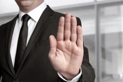 Cổ phiếu LPL và VPG bị đưa vào diện hạn chế giao dịch