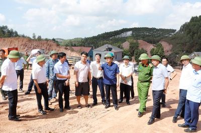 Chủ tịch UBND thành phố Bắc Ninh Phạm Hoàng Sơn kiểm tra đột xuất hoạt động khai thác khoáng sản