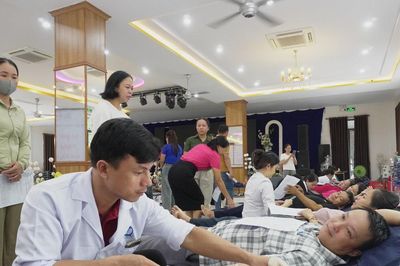 Gần 300 tình nguyện viên 4 xã tham gia ngày hội hiến máu
