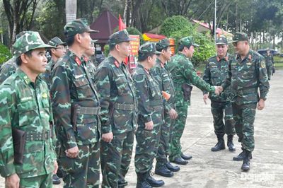 Trung tướng Lê Xuân Thế thăm, kiểm tra động viên cán bộ, chiến sĩ tại Đồng Nai
