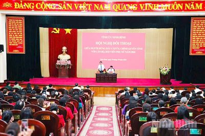 Thường trực Tỉnh ủy đối thoại với cán bộ, hội viên phụ nữ