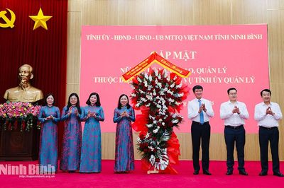Gặp mặt nữ cán bộ lãnh đạo, quản lý thuộc diện Ban Thường vụ Tỉnh ủy quản lý nhân kỷ niệm Ngày Phụ nữ Việt Nam 20/10