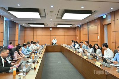 Đoàn ĐBQH tỉnh Tuyên Quang góp ý 3 dự án luật sửa đổi