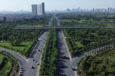 Hà Nội rào chắn nhiều đoạn Đại lộ Thăng Long để sửa chữa cầu