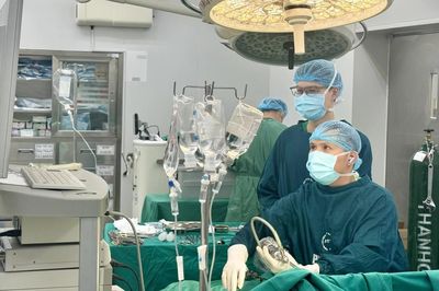 Ho ra đờm mùi lạ, phát hiện đường rò từ đại tràng lên phổi hiếm gặp