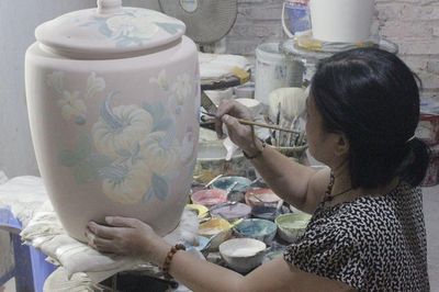 Lưu giữ và phát triển tinh hoa nghề gốm truyền thống thông qua mẫu mã đa dạng, hình dáng độc đáo