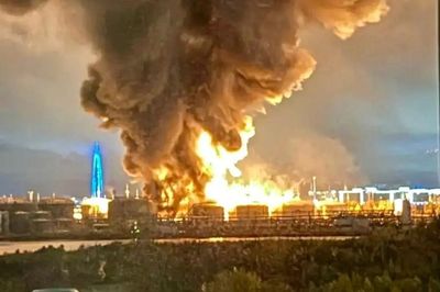 Ukraine tập kích quy mô lớn vào St. Petersburg, cơ sở xăng dầu bốc cháy