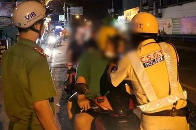 Xây dựng nếp sống 'Đã uống rượu, bia - không lái xe':  Bài 1: Khi quán nhậu trở thành 'điểm chốt chặn' đầu tiên