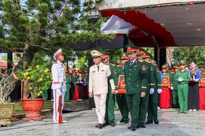 Tri ân những người ngã xuống để cho đất nước hòa bình, tự do