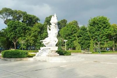Kỷ niệm 81 năm ngày hy sinh của 'ngọn đuốc sống' - Anh hùng Lê Văn Tám (18/10/1945 - 18/10/2026): Sáng mãi muôn đời 'ngọn đuốc sống Lê Văn Tám'  Bài 7: 'Em bé tẩm dầu' đốt cháy kho xăng, kho đạn, kho cao su