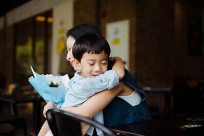 Bức thư bé trai lớp 6 gửi mẹ kế nhân ngày 20/10 gây bão mạng