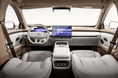 Vượt trội Kia K5, sedan hạng D công suất 286 mã lực, trang bị tiên tiến, giá 464 triệu đồng