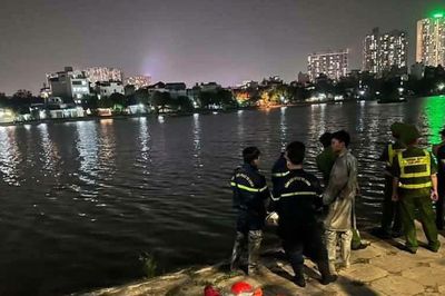Hà Nội: Lật thuyền câu cá giữa hồ Định Công, 2 người tử vong thương tâm