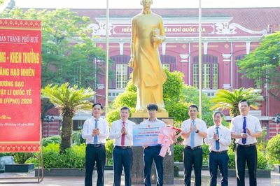 Thưởng 150 triệu đồng cho học sinh giành Huy chương Bạc Olympic Vật lý quốc tế