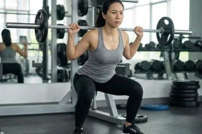Tập squat nhiều có khiến đùi to hơn?
