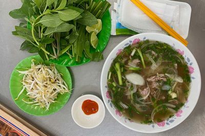 Khách ngoại chỉ nơi có tô phở 'ngon khó cưỡng' ở TP.HCM