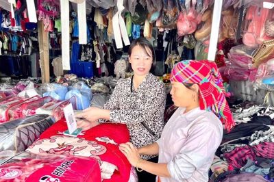Chợ vùng cao Hạnh Phúc thúc đẩy thanh toán không dùng tiền mặt