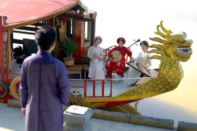 Nghệ sĩ Mai Chung góp tiếng ca Huế vào bản đồ thanh âm Việt Nam