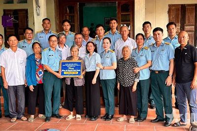 Món quà của tình đồng đội